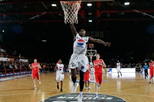 Mercoledì la Pepsi torna sui banchi di scuola