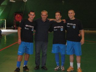 padre Federico de Candia e alcuni under 21