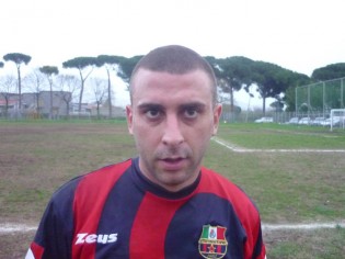 L' attaccante Francesco Portone (foto Domenico Vastante)