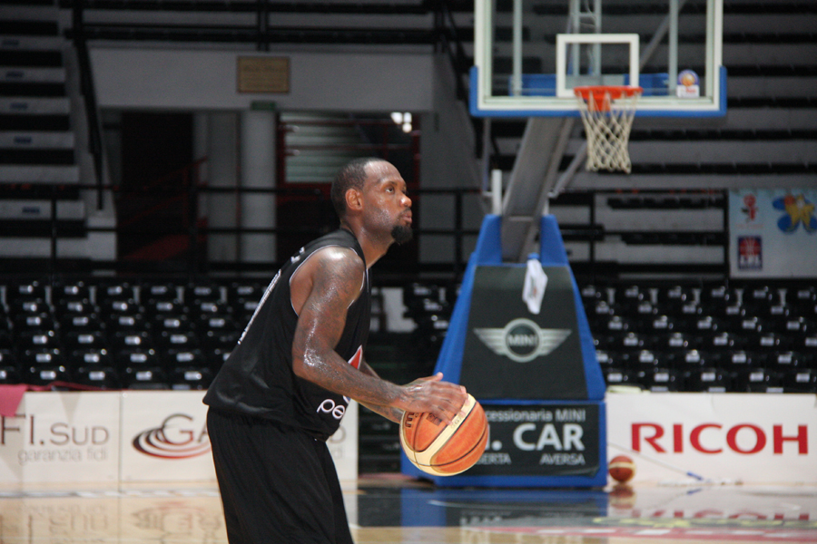 Finalmente è ufficiale: passaporto bulgaro per Andrè Collins