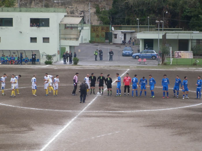 Le due compagini ad inizio partita