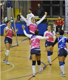 La New Volley festeggia nel derby
