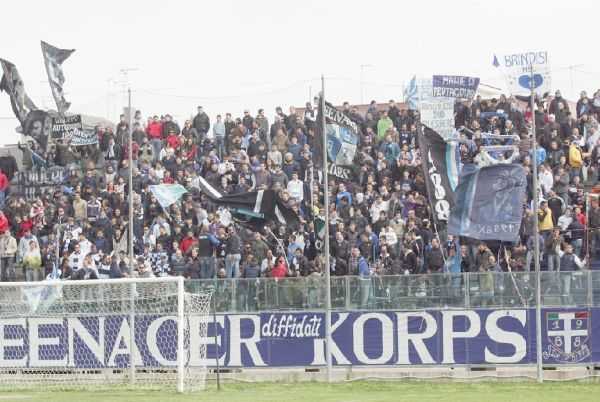 VERGOGNOSO: giornalisti casertani aggrediti a Brindisi