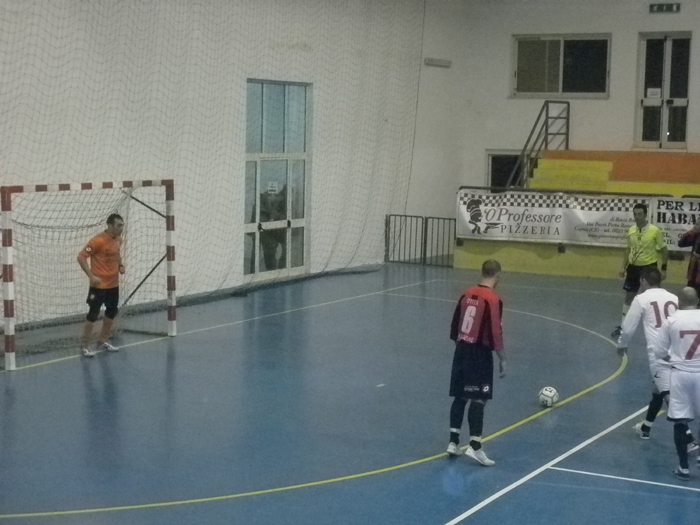 Bucciero realizza dal dischetto la rete del 5-1