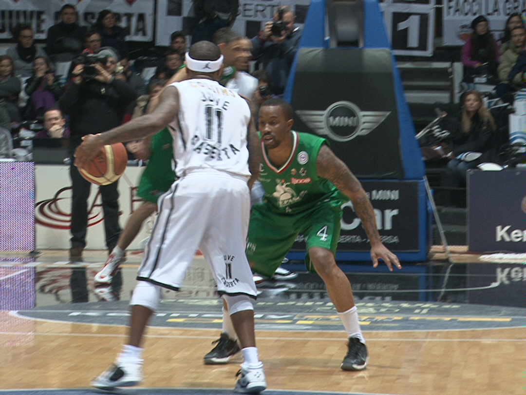 Collins contro Mc Calebb