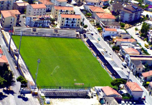 Il ‘Fadini’ sommerso dalla neve, rinviata Giulianova-Aversa