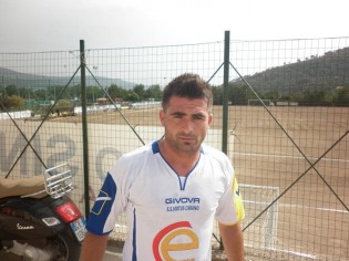 Il centrocampista aurunco Giuseppe Gelotto