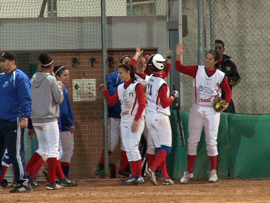 La Des Caserta parte col botto: doppietta all’Unione Fermana