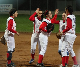 La Des schianta Forlì e resta sola in vetta