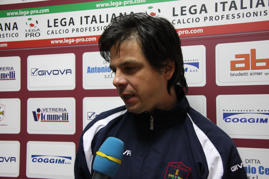 Romaniello: “Puniti da un episodio, ora la salvezza nel derby”