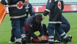 Il calcio si ferma: Morosini muore in campo