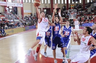 I giocatori di Teramo alzano la voce, è caos