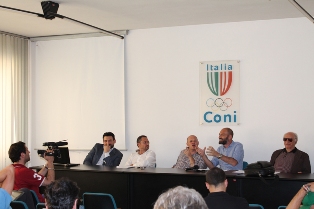 Un momento della conferenza stampa