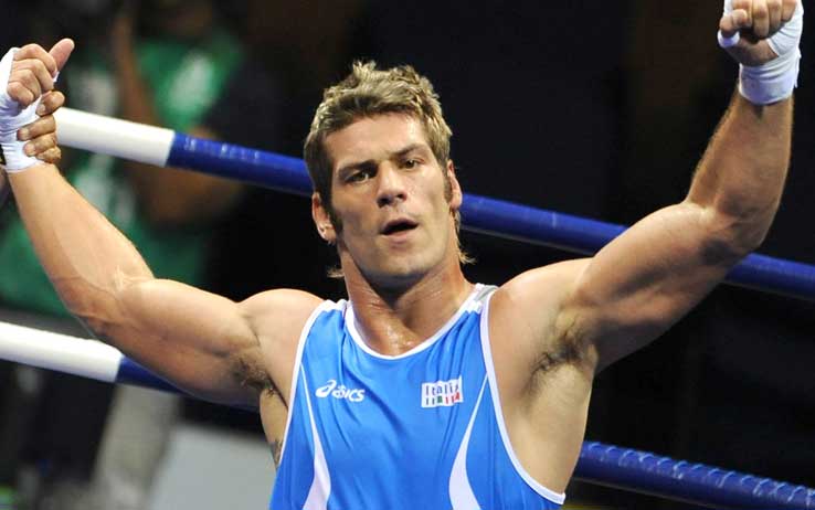 Clemente Russo passa ai quarti senza combattere