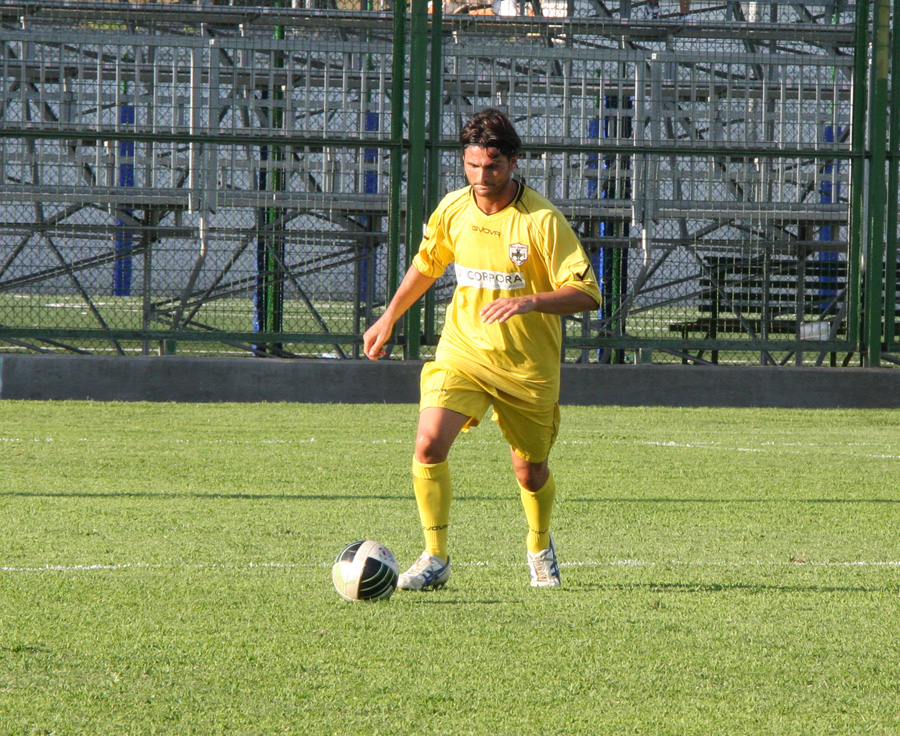 Aversa, pari spettacolo all’esordio