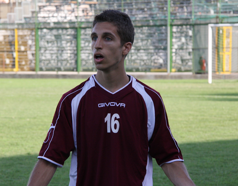 Aversa, Scalzone in pole per una maglia da titolare