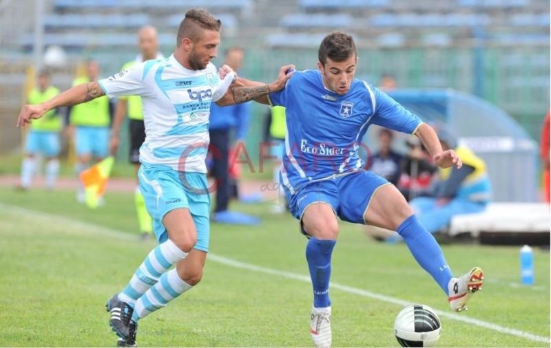 Francesco Errico con la Paganese (a destra)