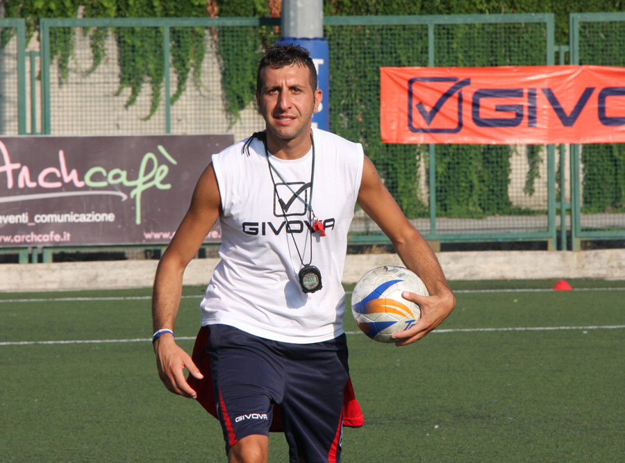 Casertana, ufficializzato l’addio a mister Di Nola