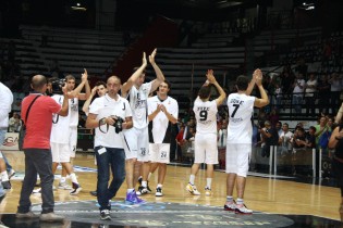 APPLAUSI FINALI