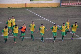 Una tripletta di Lauro rilancia il Marcianise in vetta alla classifica