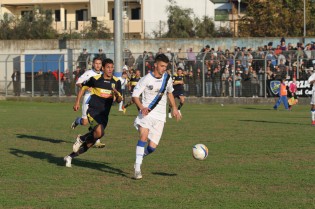 Luca Viglietti in azione contro l'Ischia