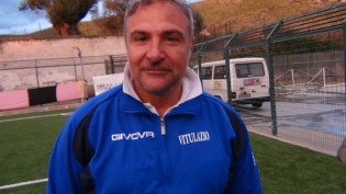 L'allenatore del Vitulazio Riccardo Ricciardi (foto Mario Fantaccione)