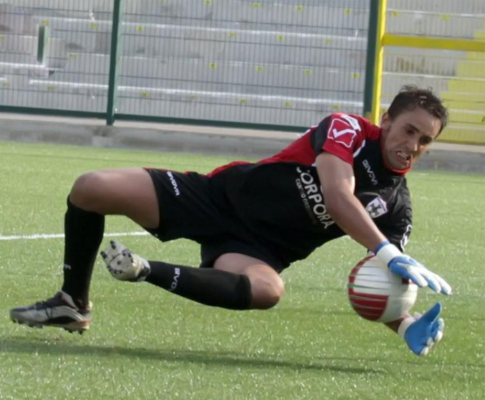 Gragnaniello salva l’Aversa: col Pontedera finisce 0-0