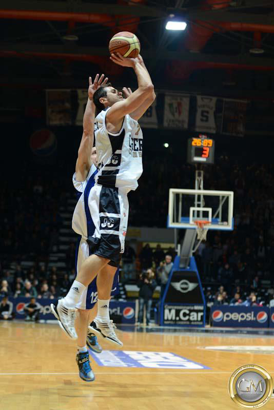 Giuliano Maresca al tiro (Foto Giuseppe Melone)