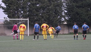 Il rigore della vittoria al 95' di Tommaso Manzo (foto: FotoNando)