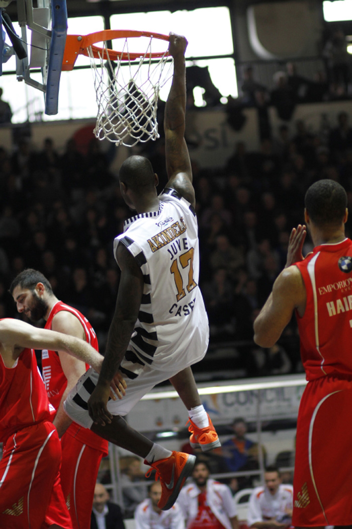 L’urlo di Akindele, Caserta passa a Cremona