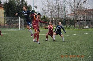 Un'azione di gioco del match