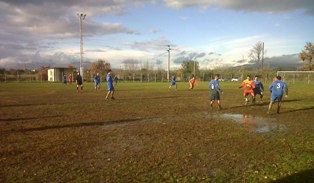 Un'azione di gioco del match