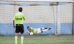 Maiellaro mentre para il rigore a Corsale, sempre presente in stagione (foto FotoNando)