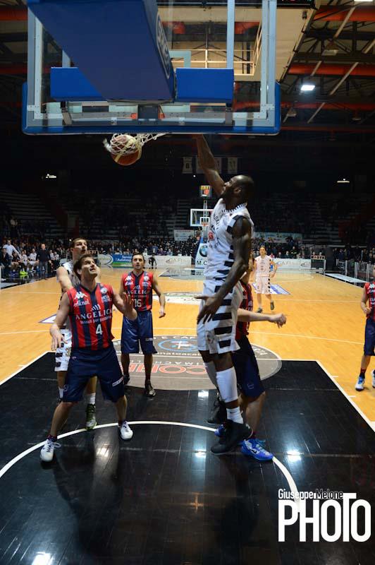 Passo indietro della Juve, Pesaro ringrazia e vede la salvezza