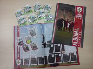 Dalla prima squadra alla scuola calcio, l’Aversa finisce nell’album di figurine