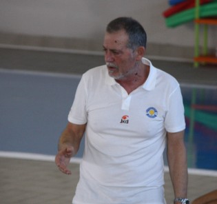 Mario Bove allenatore del Circolo Villani