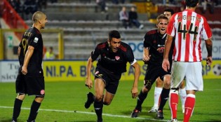 Raffaele Pucino in goal con il Varese