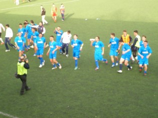 Il Torrecuso festeggia l'accesso al secondo turno (foto Domenico Vastante)