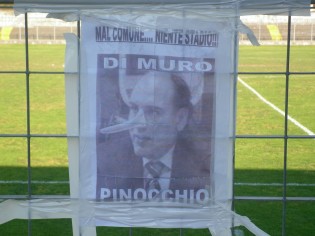 Manifesto contro Biagio Maria Di Muro per la questione stadio