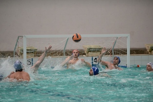 A Barra Circolo Villani sconfitto dall'Azzurra (Foto Giuseppe Melone)