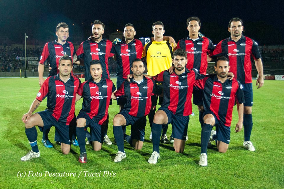 Una formazione del Cosenza (Foto cosenzacalcio.it)