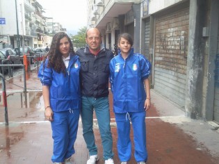 Il presidente Domenico Panice con le ragazze Raffaella Mallardo e Concetta Cappabianca