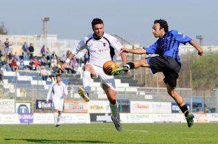 Luca Ricciardi in azione con la maglia del Latina