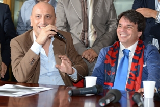 VIDEO – Tifosi entusiasti per Capuano e Lombardi svela: “Ha promesso di farmi giocare il derby con Lotito”