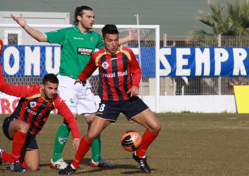 Aversa: arriva il centrocampista Suarino