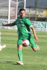 Pezzella con la maglia dell'Avellino