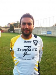Clemente Santonastaso con la maglia del Comprensorio Vairanese