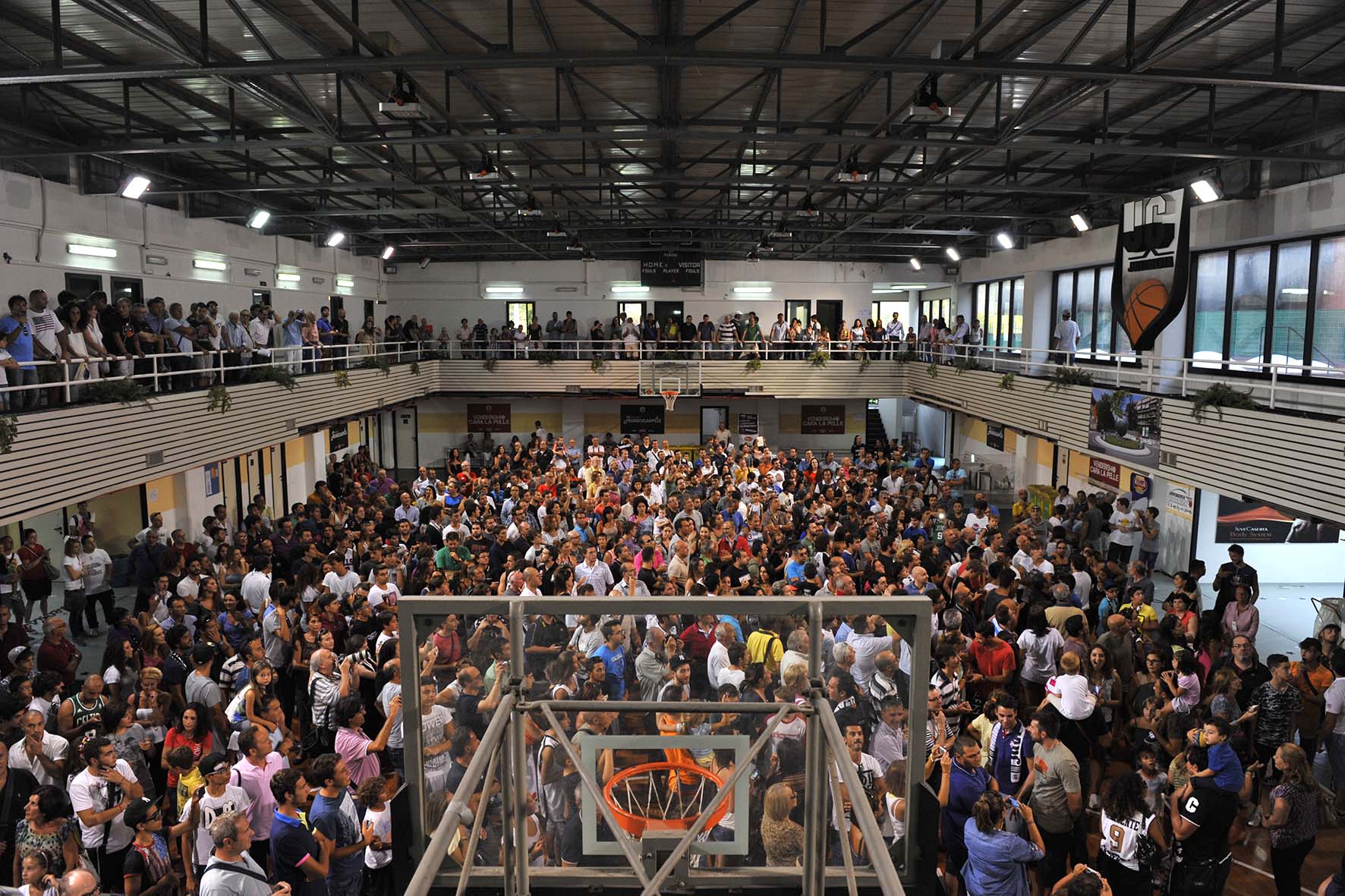 Mille tifosi per scoprire la nuova Juve che ufficializza Carleton Scott