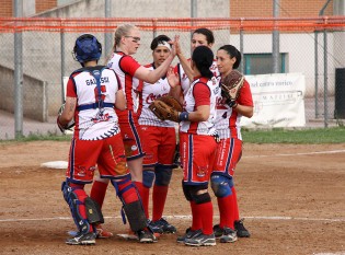 Le rossoblù sono a punteggio pieno