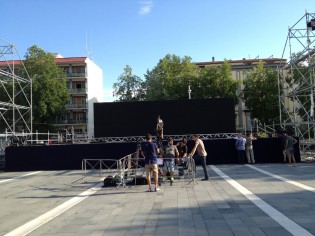 In Piazza Matteotti per preparare la diretta streaming della presentazione